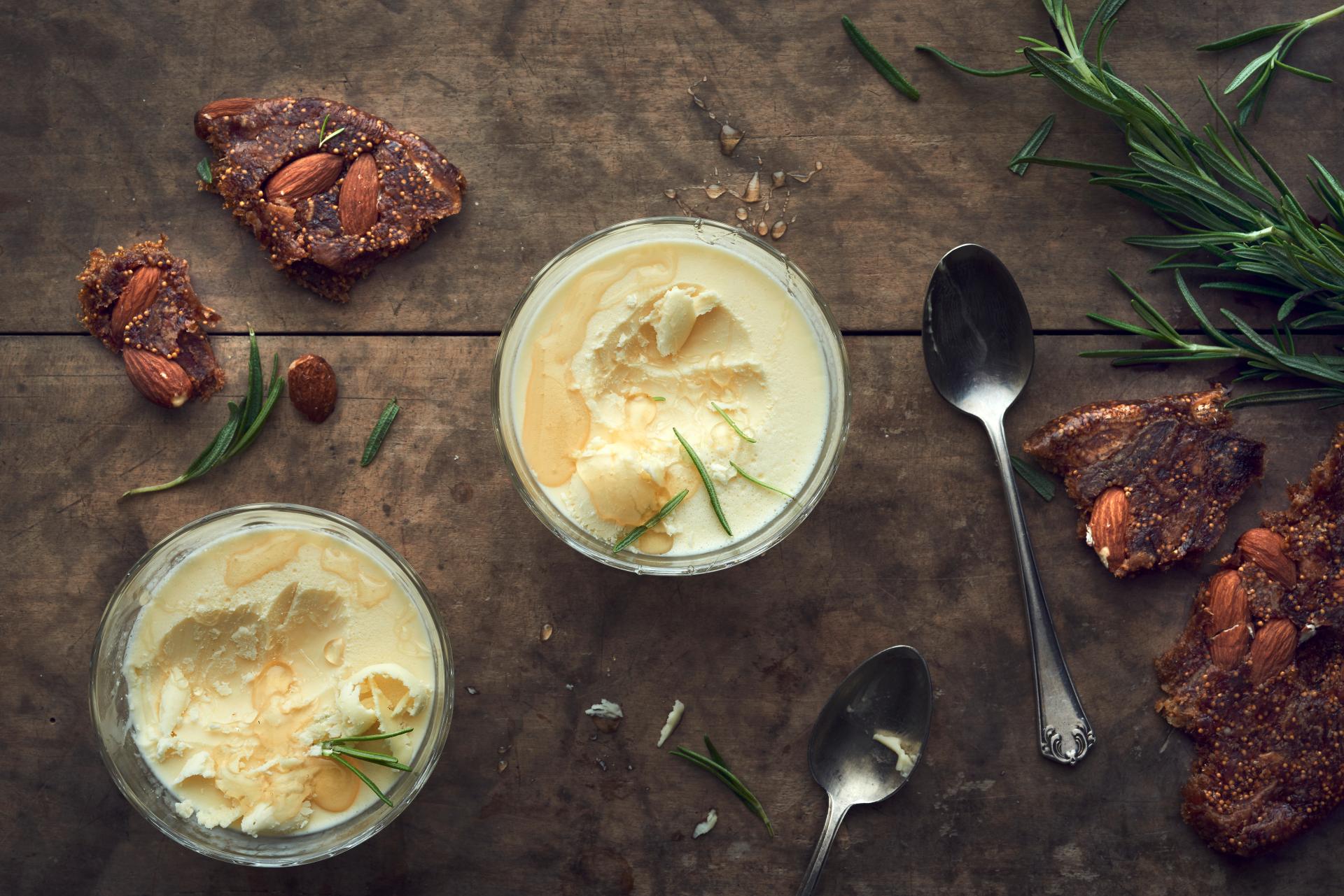 Fig bread with Manchego cheese ice cream Aperitif fingerfood coop.ch