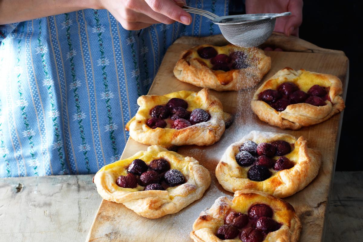 Cherry pastries - Recipes | fooby.ch