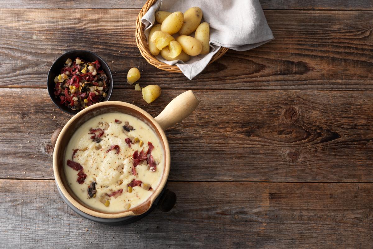 Pear fondue with Mostbröckli - Recipes | fooby.ch