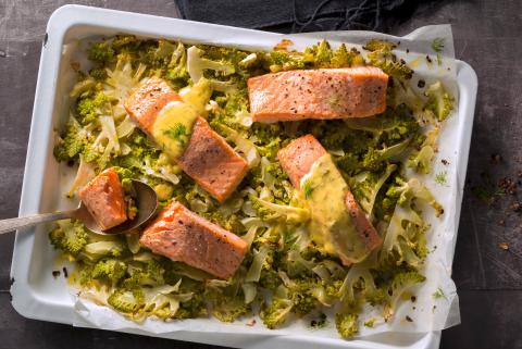 Oven-baked salmon with romanesco broccoli