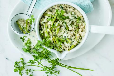 Wild garlic risotto with asparagus
