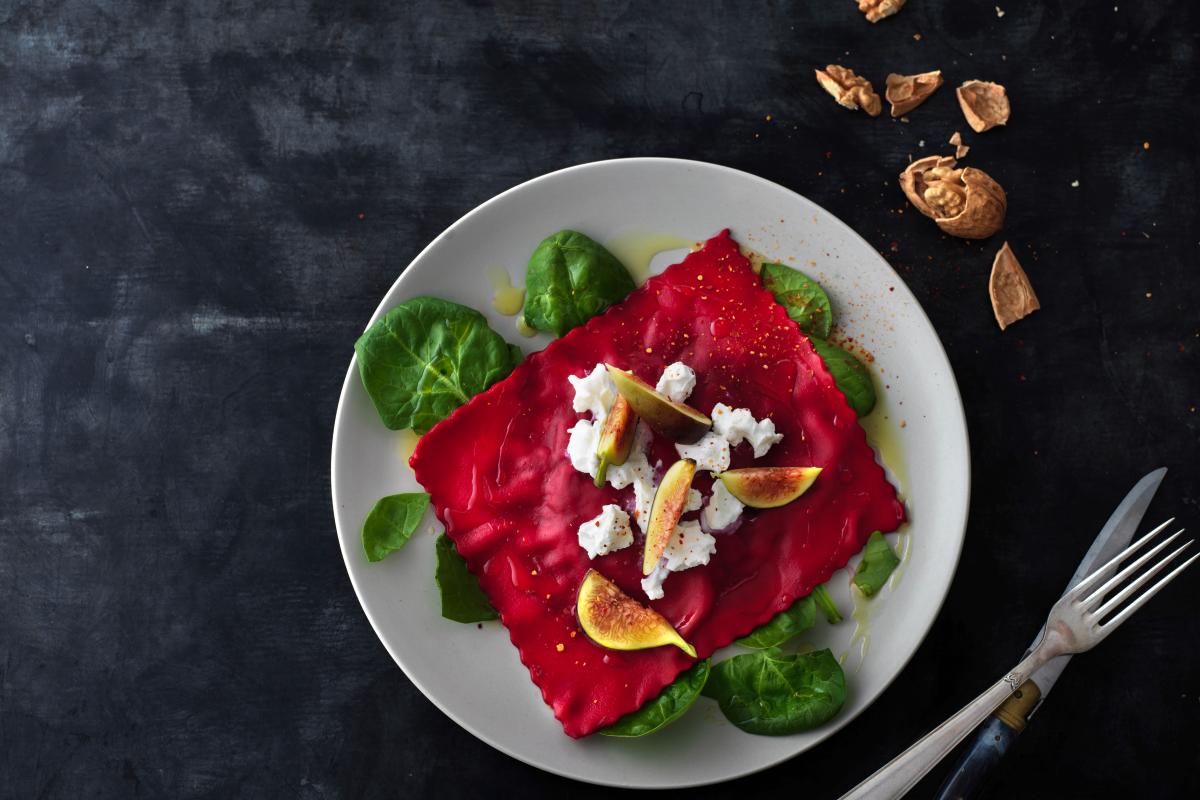 Beetroot raviolo with goats' cheese - Recipes | fooby.ch