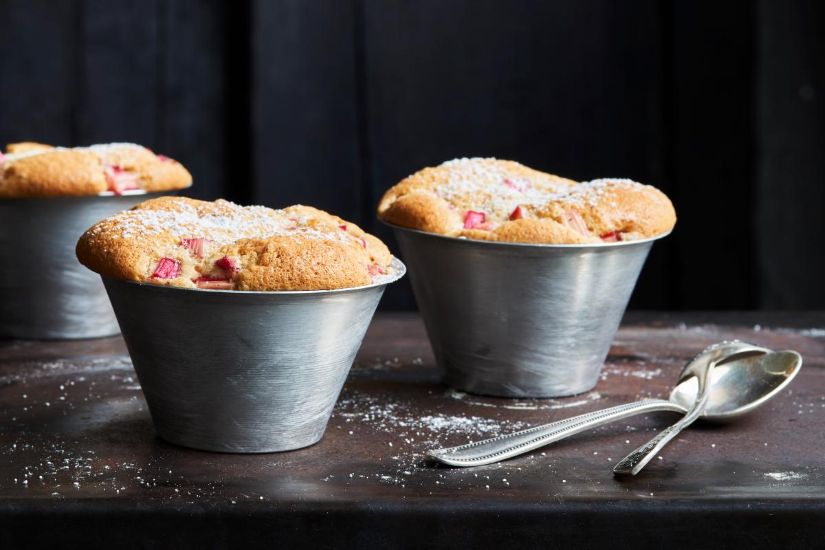 Rhubarb sponge pudding - Recipes | fooby.ch