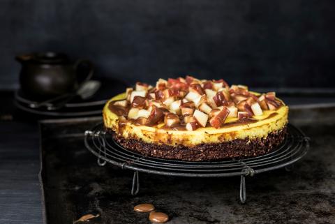 Apple-brownie cheesecake