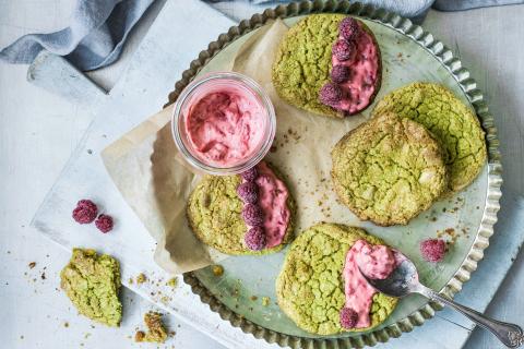 Matcha cookies with raspberry cream
