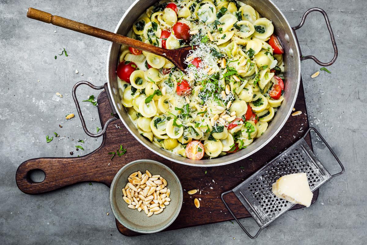 One-pot pasta with Swiss chard - Recipes | fooby.ch