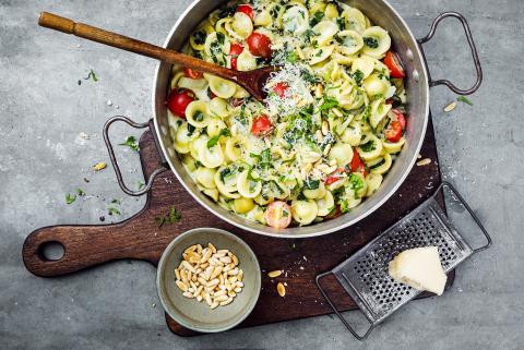 One-pot pasta with Swiss chard