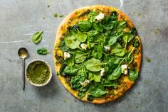 Pizza pesto e spinaci