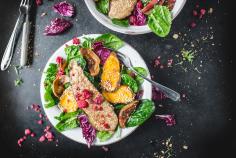 Spinach salad with almond beer-battered aubergines