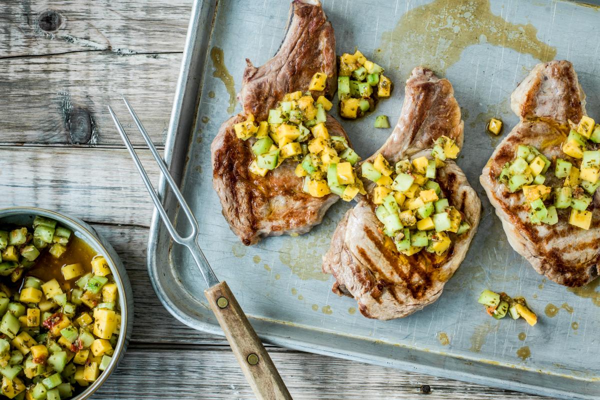Kalbskoteletts mit Mango-Salsa - Rezepte | fooby.ch