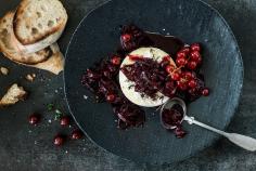 Berry chutney with baked Tomme