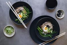 Soba with asparagus, egg and nori