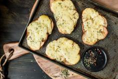 Croûtes au fromage et aux poires