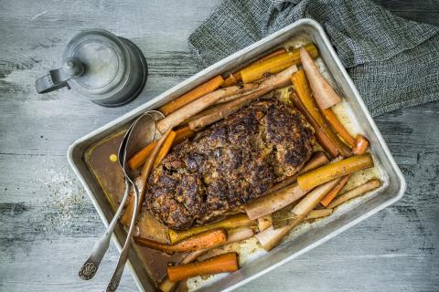 Meatloaf with Christmas vegetables