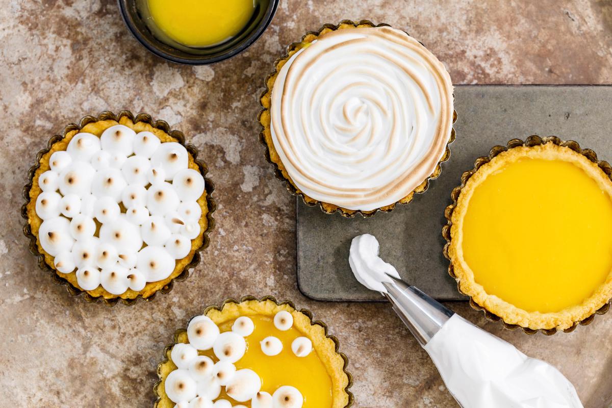 Lemon meringue tartlets - Recipes | fooby.ch