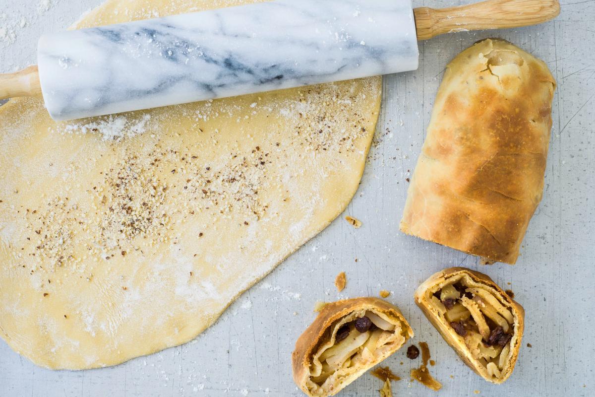 Apple strudel - Recipes | fooby.ch