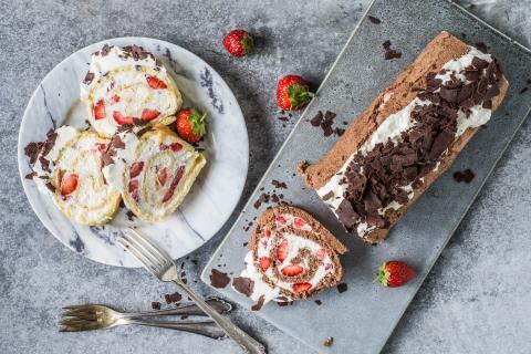 Strawberry roulade 