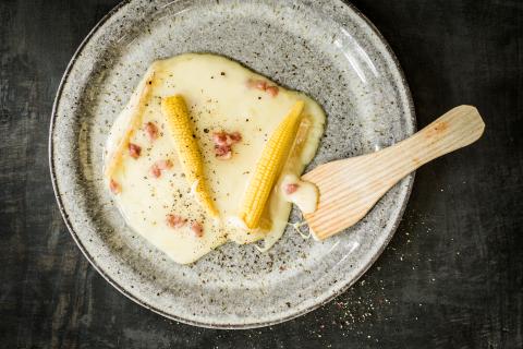 Raclette with baby corn 