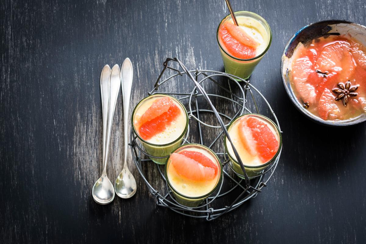 Crème fraîche panna cotta with grapefruit - Recipes | fooby.ch
