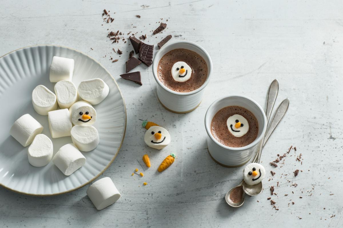 Hot chocolate with marshmallow-snowmen - Recipes | fooby.ch