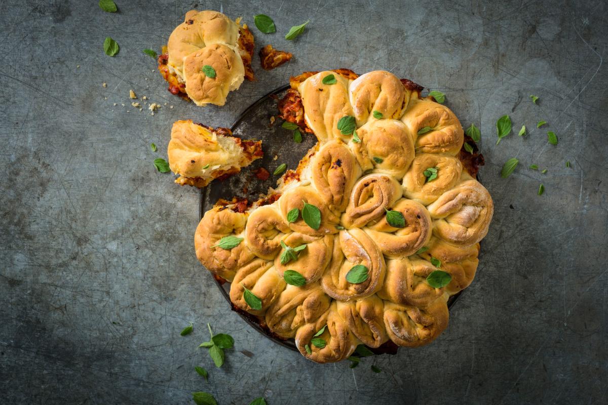 Tear-and-share pizza - Recipes | fooby.ch