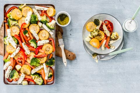 Roasted vegetables with halloumi