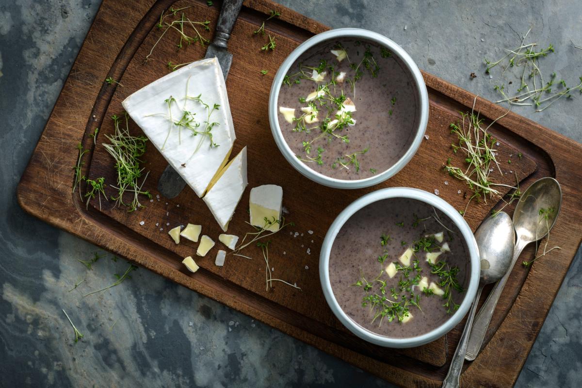 Schwarze Bohnensuppe mit Brie - Rezepte | fooby.ch