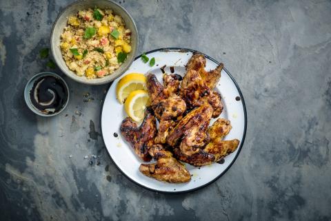 Chicken wings with couscous