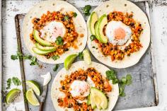Mexican breakfast eggs (huevos rancheros)