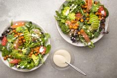 Power Salad con cavolo riccio e pompelmo