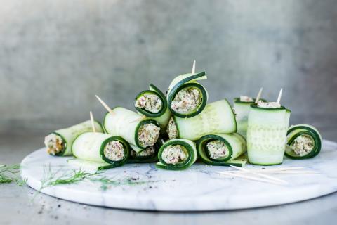 Stuffed cucumber rolls