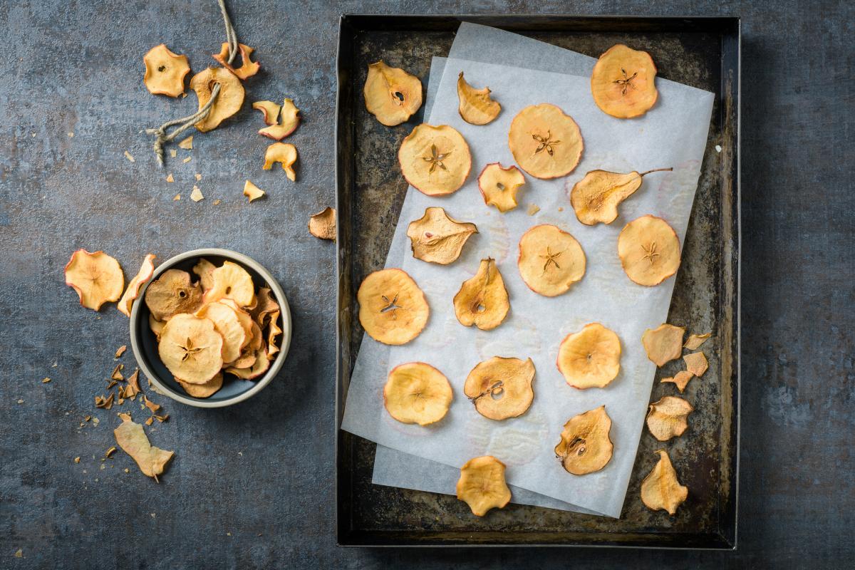 Apple and pear crisps - Recipes | fooby.ch