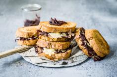 Raclette sandwich with confit onions