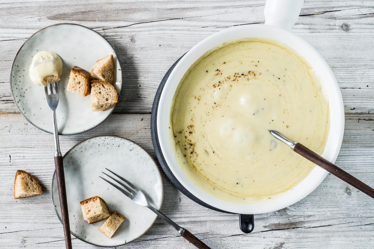 Four cheese fondue - Recipes | fooby.ch