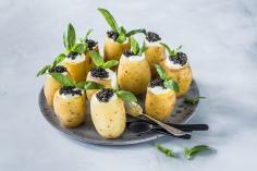 Kartoffeln mit Burrata und Kaviar