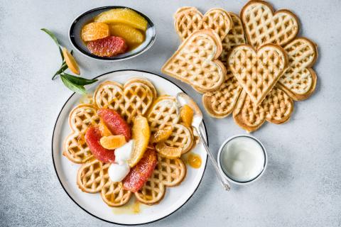 Yoghurt waffles with citrus compote