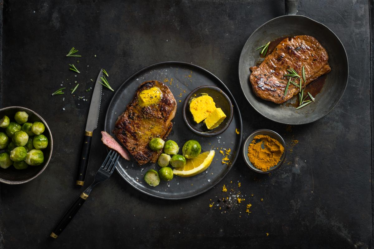 Entrecôtes with orange curry butter - Recipes | fooby.ch