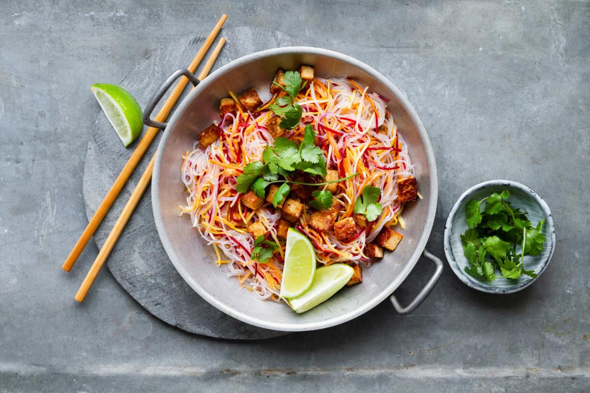 Glass noodle salad with tofu - Recipes | fooby.ch