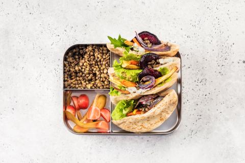 Pitas with lentils and pickles