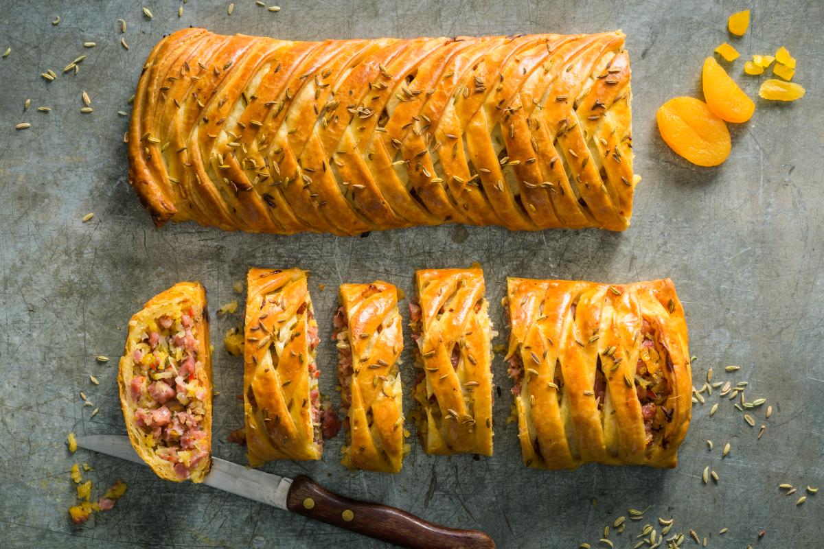 Sausage jalousie - Recipes | fooby.ch