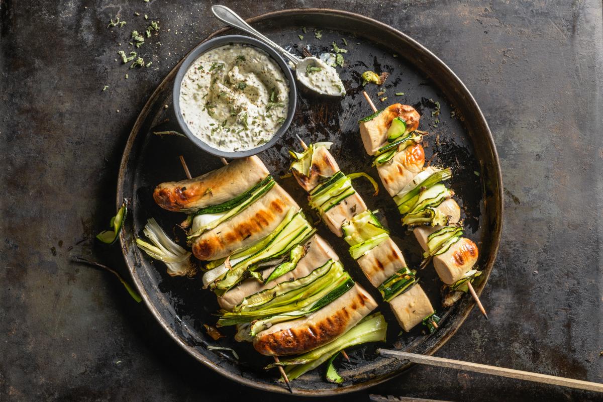 Veal sausage and courgette kebabs - Recipes | fooby.ch