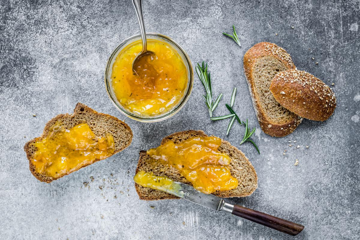 Mirabelle plum and rosemary jam - Recipes | fooby.ch