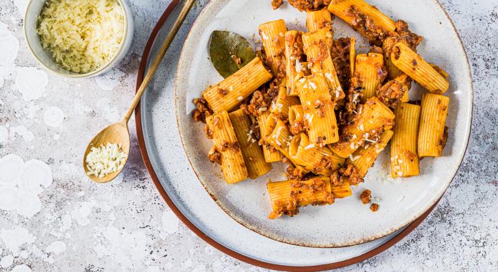 Pasta with cauliflower bolognese