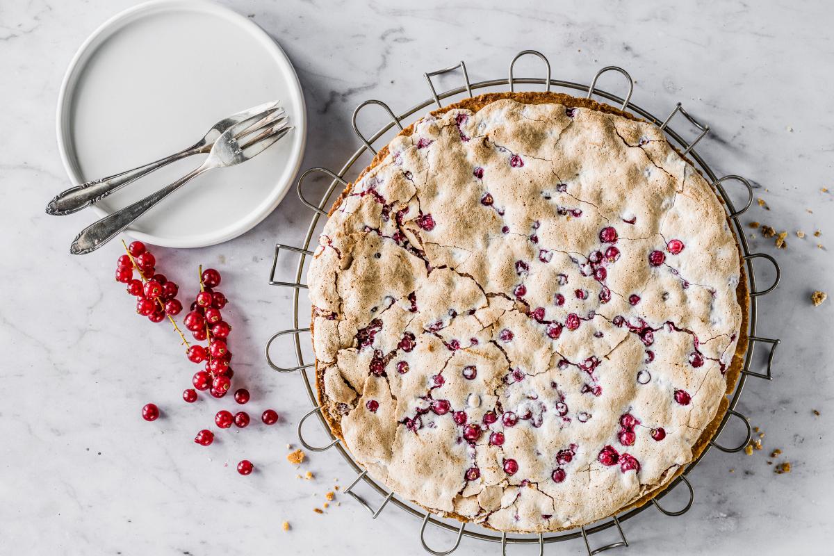 Redcurrant meringue cake - Recipes | fooby.ch