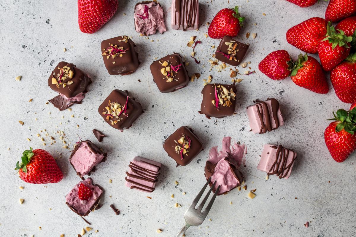 Vegan strawberry ice cream cubes - Recipes | fooby.ch