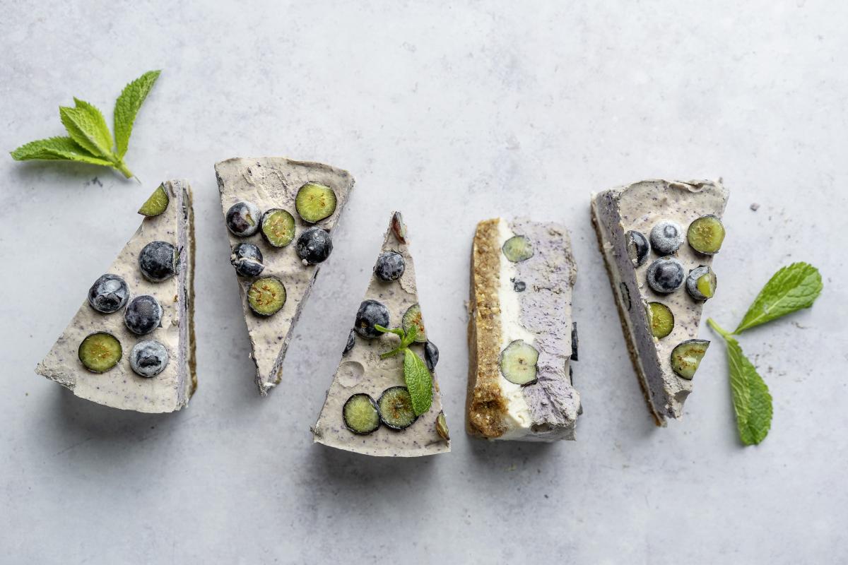 Raw vegan blueberry cake - Recipes | fooby.ch