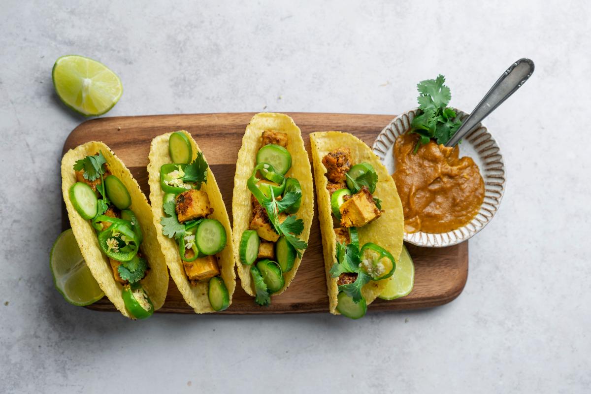 Satay tofu tacos - Recipes | fooby.ch