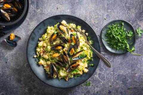 Couscous salad with mussels