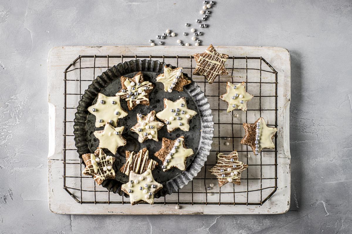 White chocolate cinnamon stars - Recipes | fooby.ch