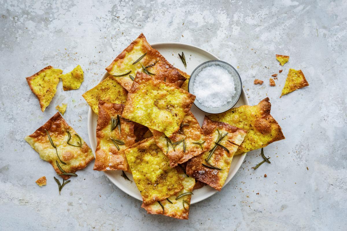 Crunchy pasta crackers - Recipes | fooby.ch